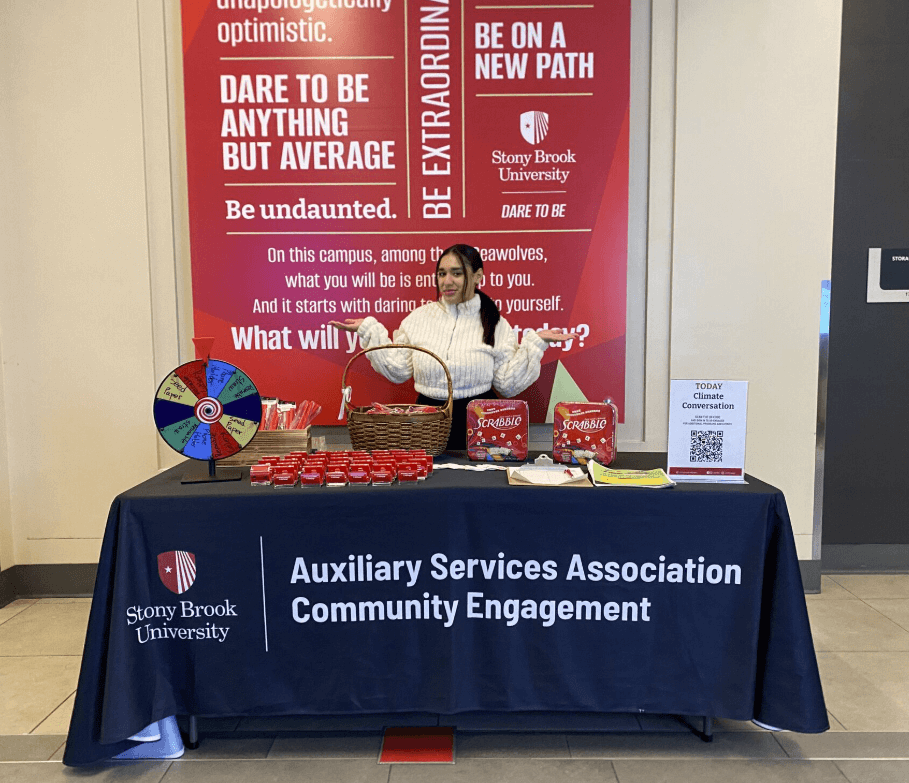 Enis Mata Santana at the Climate Conversation tabling