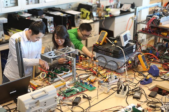 Students in Electrical Engineering Lab
